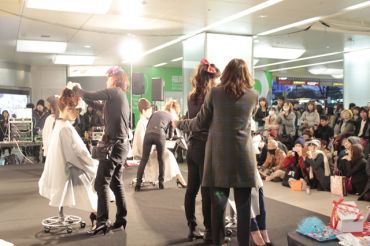 福岡市 天神のど真ん中 ソラリアプラザでファッションショー メイクモデルショー開催 ブログ 九州スクール オブ ビジネス 福岡市 天神のど真ん中 ソラリアプラザでファッションショー メイクモデルショー開催 ブログ 九州スクール オブ ビジネス